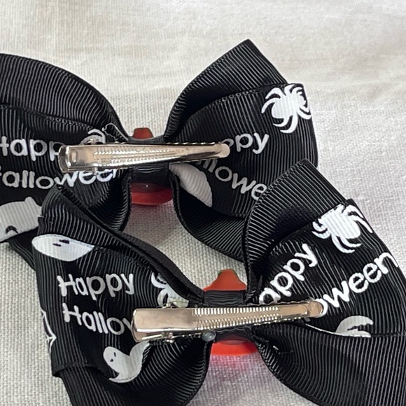 Halloween Hair Bows Set. - Picture 3 of 3